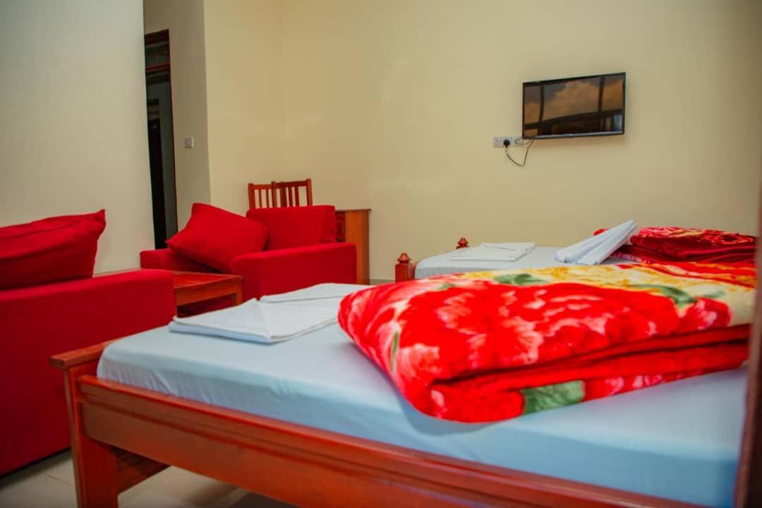 Africa Natural Tours - Kilimanjaro White House Hotel Moshi Exterior photo