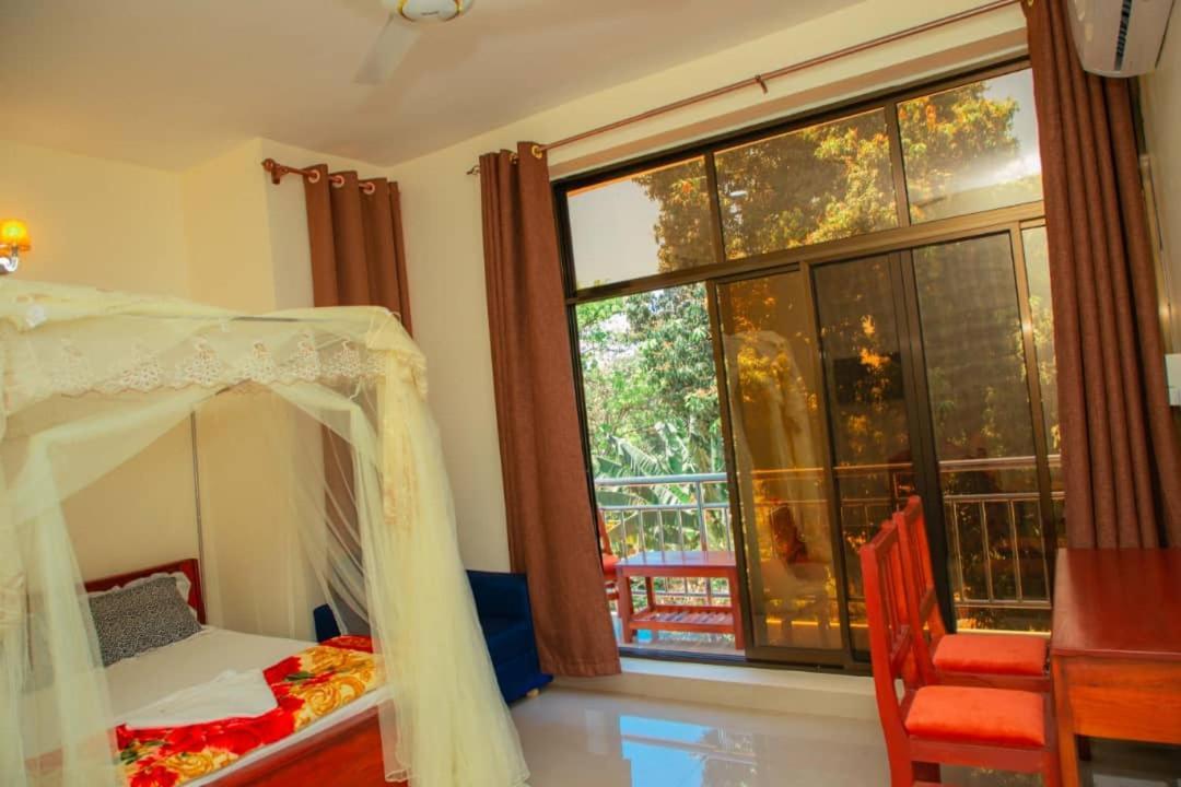 Africa Natural Tours - Kilimanjaro White House Hotel Moshi Exterior photo