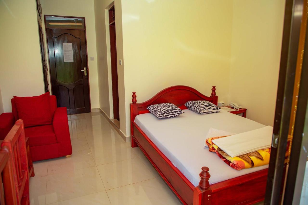 Africa Natural Tours - Kilimanjaro White House Hotel Moshi Exterior photo