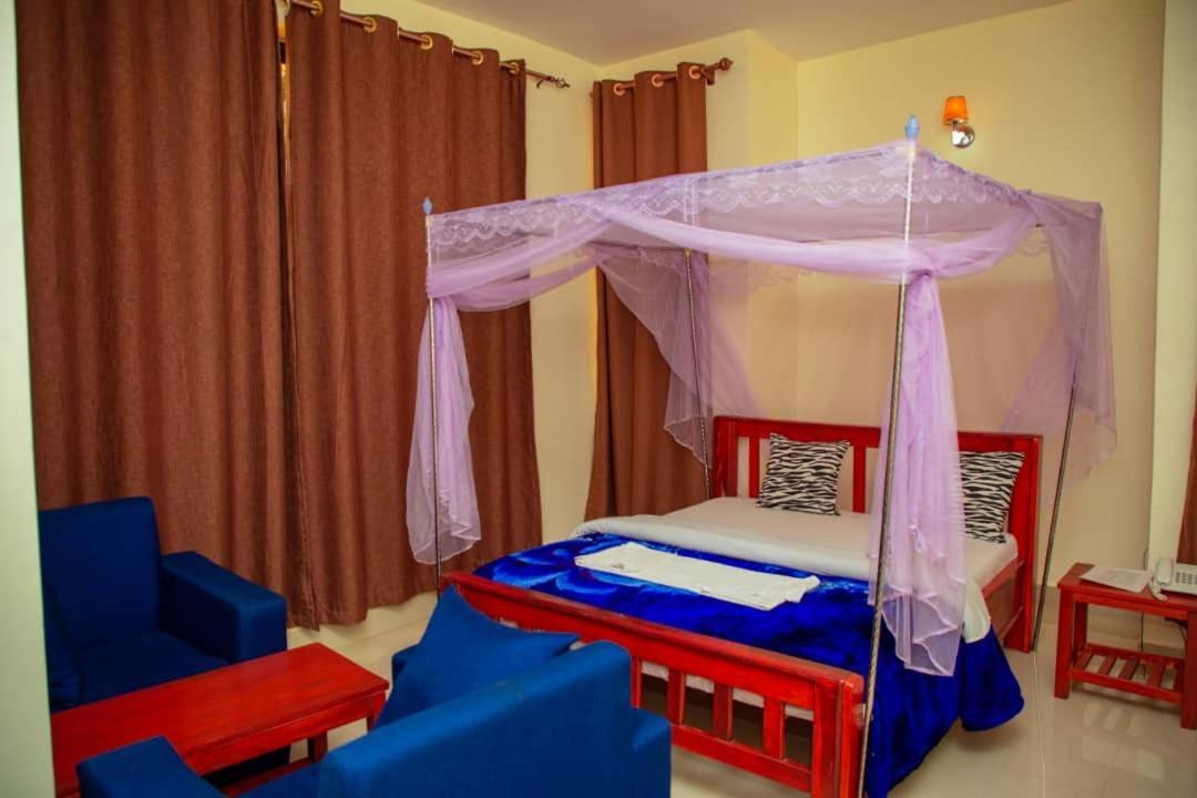 Africa Natural Tours - Kilimanjaro White House Hotel Moshi Exterior photo