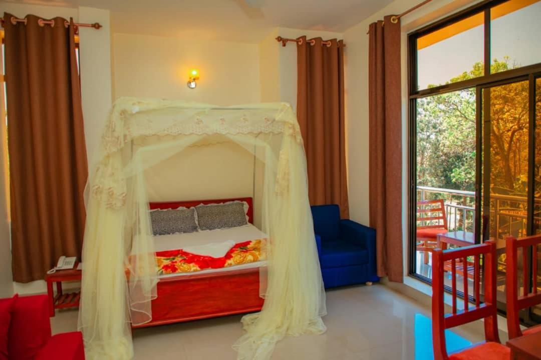 Africa Natural Tours - Kilimanjaro White House Hotel Moshi Exterior photo