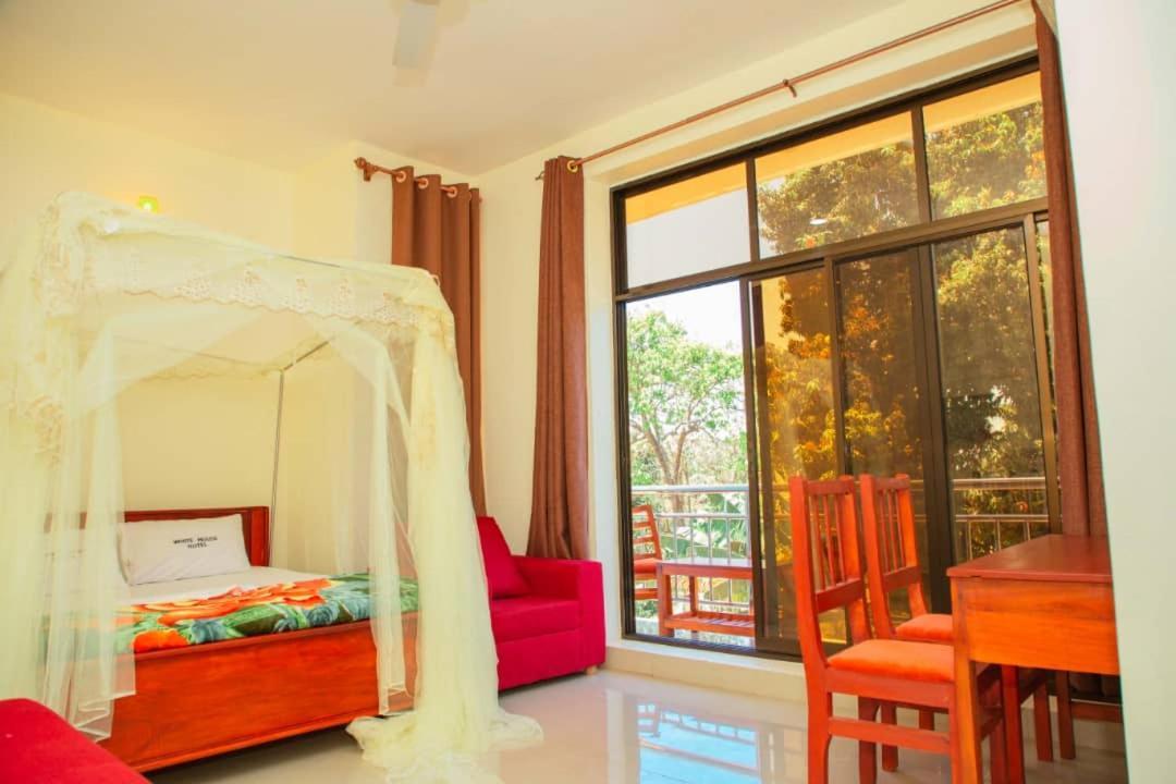 Africa Natural Tours - Kilimanjaro White House Hotel Moshi Exterior photo